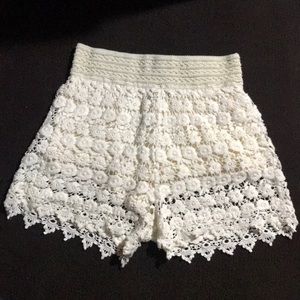 Floral texture white shorts